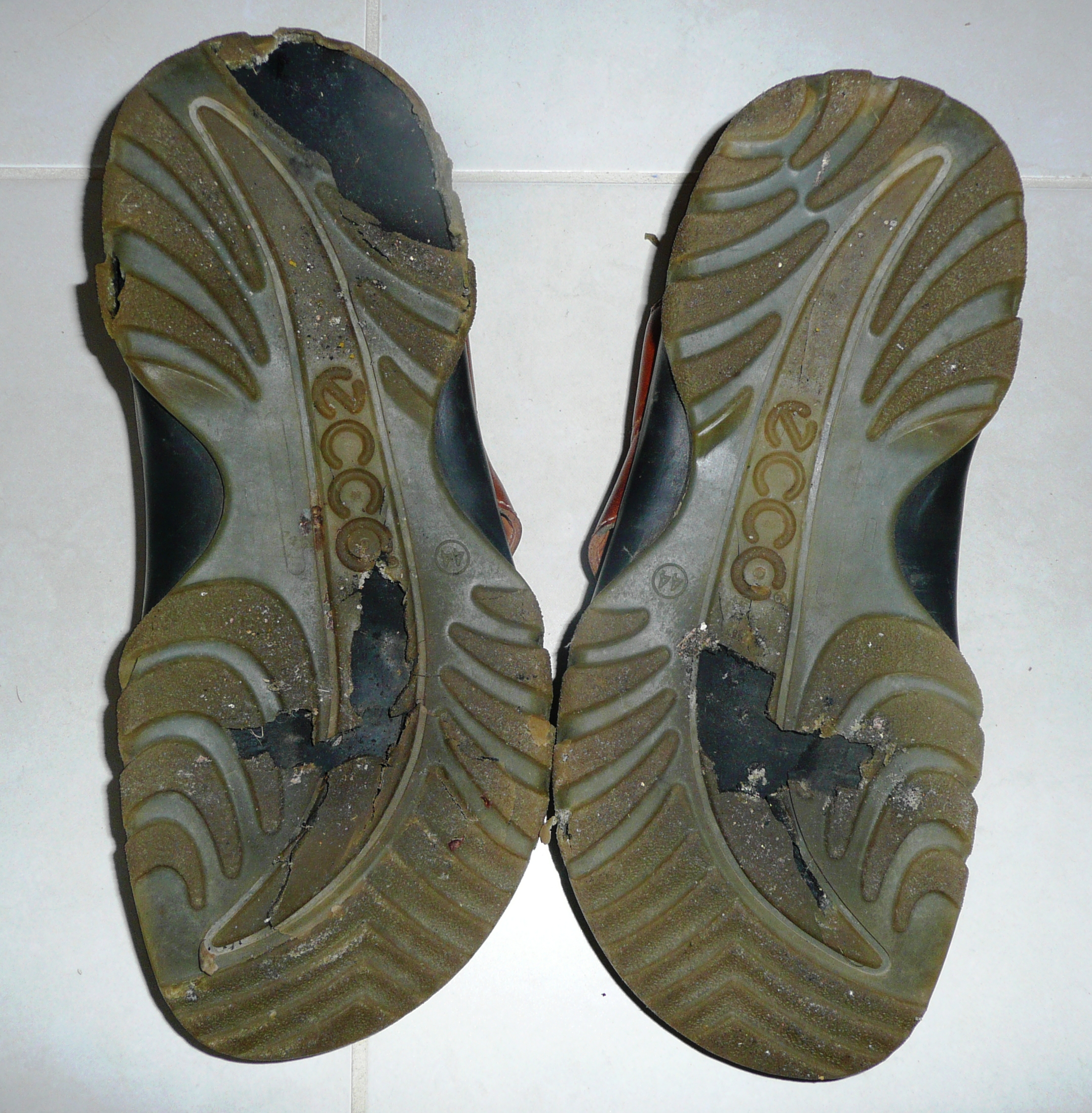 rubber shoe soles disintegrating